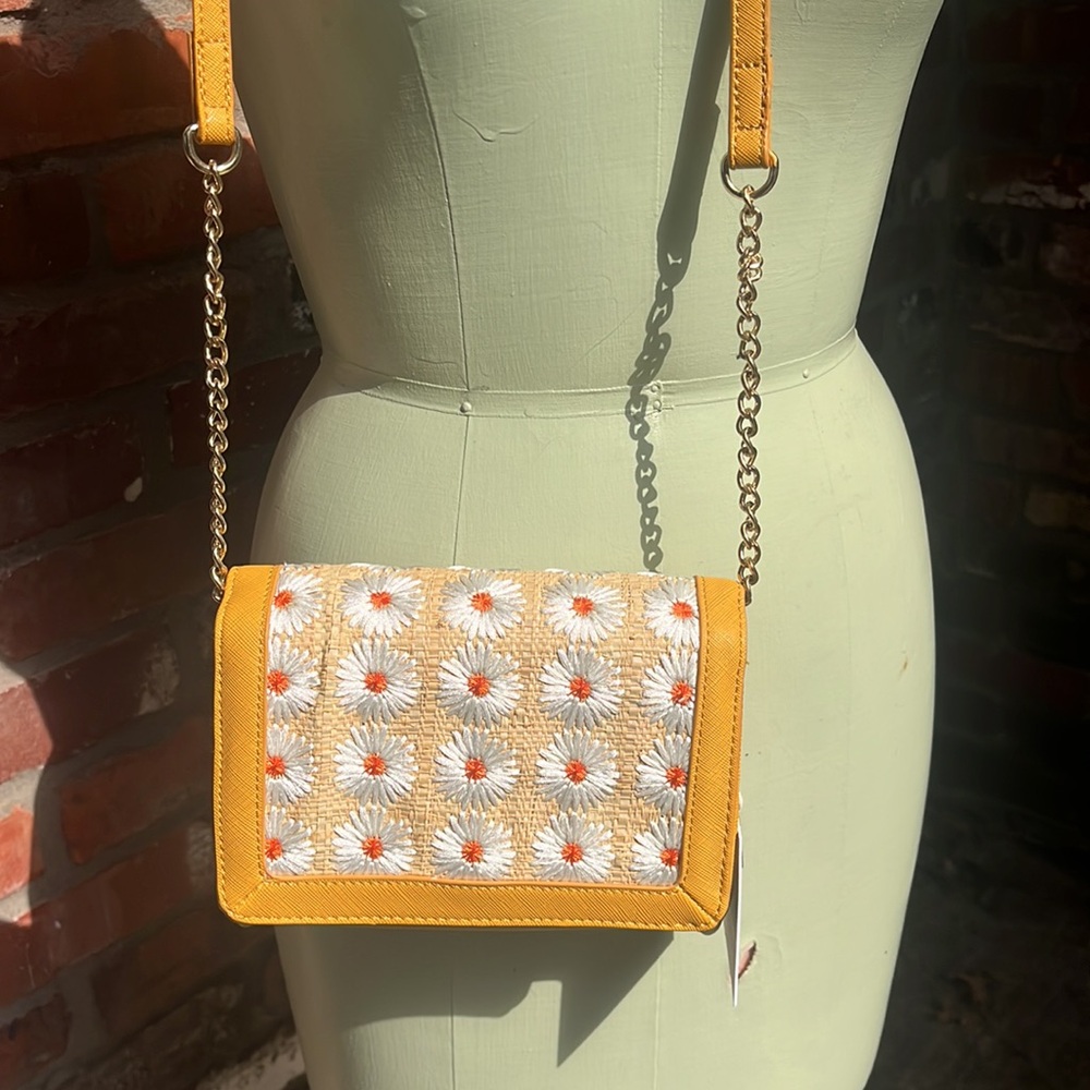 NWT Jessica Simpson Yellow Daisy’s Floral Crossbody Bag